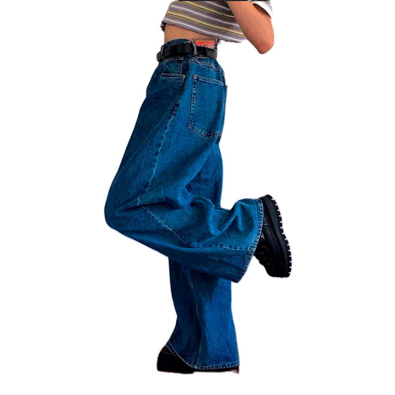 Oversized jeans A female model wearing a pair of oversized jeans