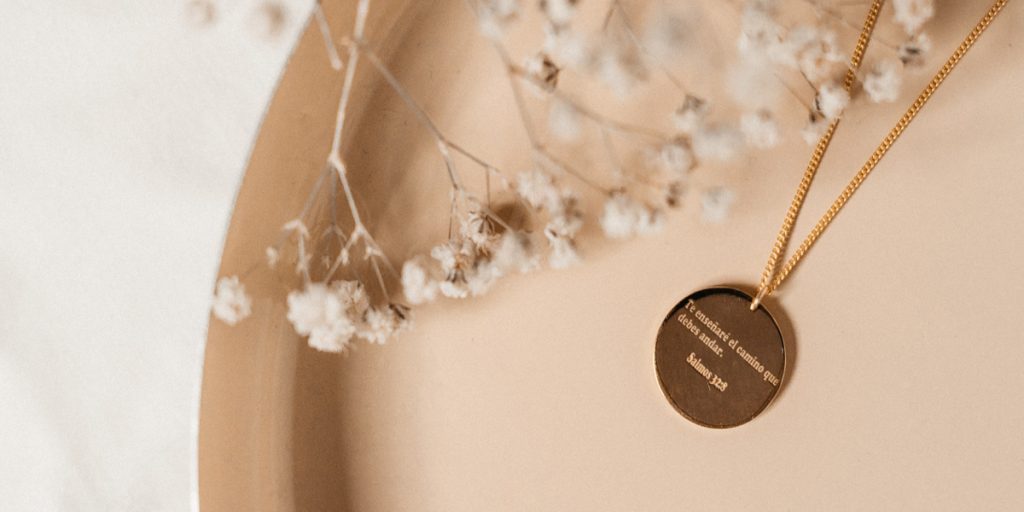 Personalized name necklace